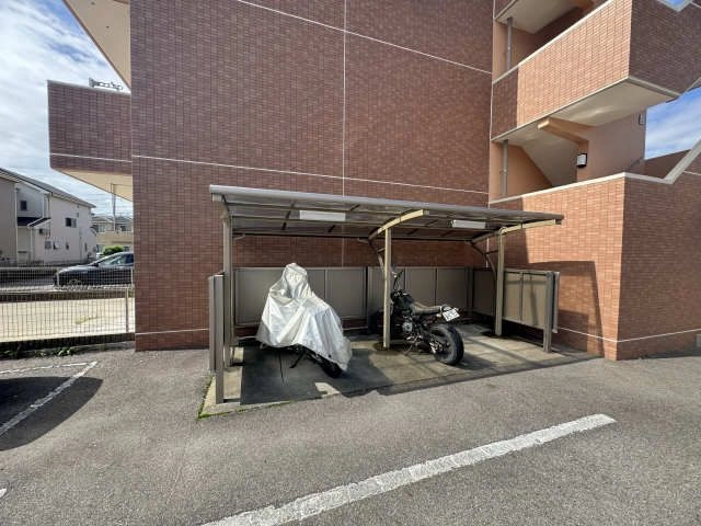 バイク置場　有料